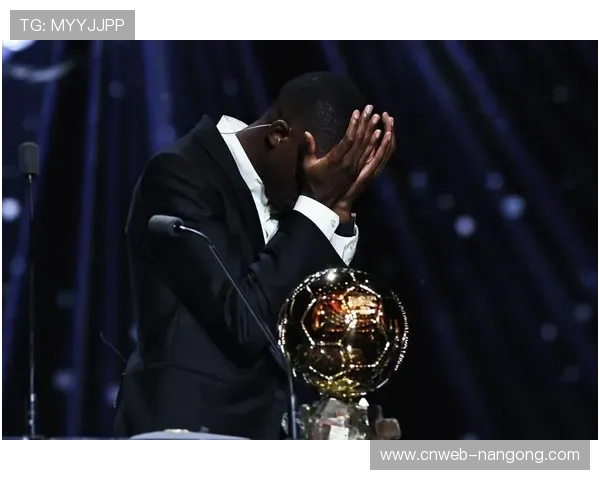 巴黎圣日耳曼公布欧冠附加赛大名单，登贝莱伤愈归队